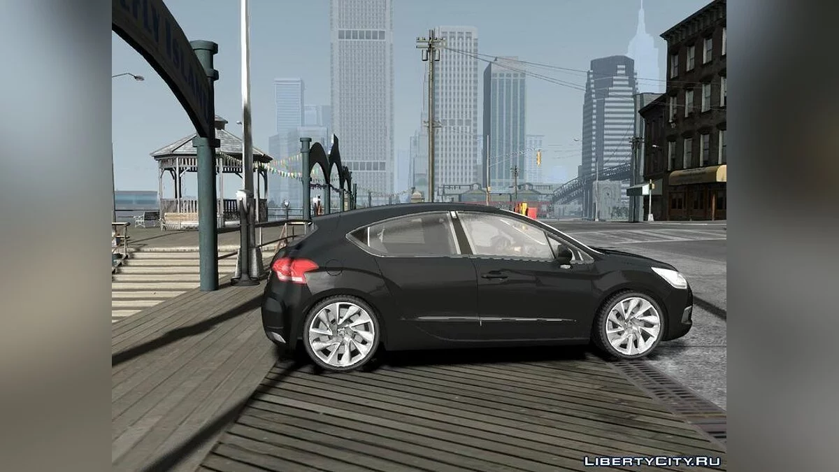 Citroën DS4 2012 проти 1.0 / GTA 4