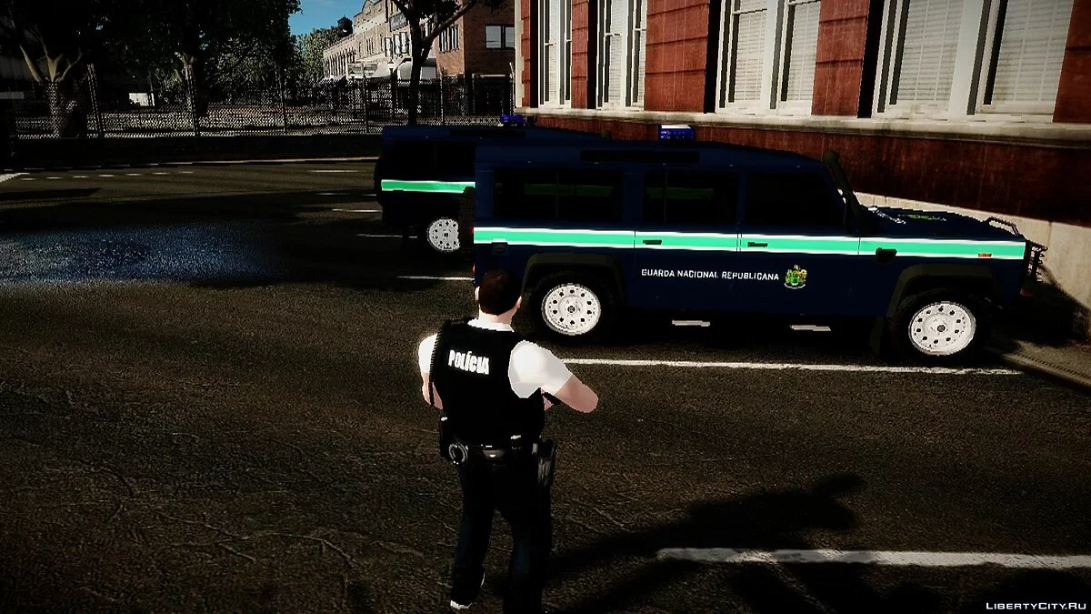 Policia PSP & GNR Land Rover Defender + Sounds / GTA 4