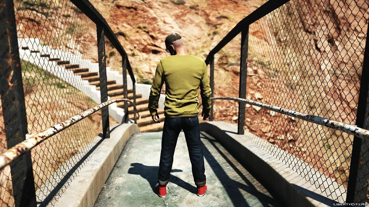 New Sweater for Trevor (Custom Model) 1.0 / GTA 5