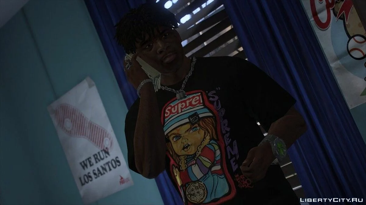 T-shirt de la marque Supreme avec l'image de Chucky / GTA 5