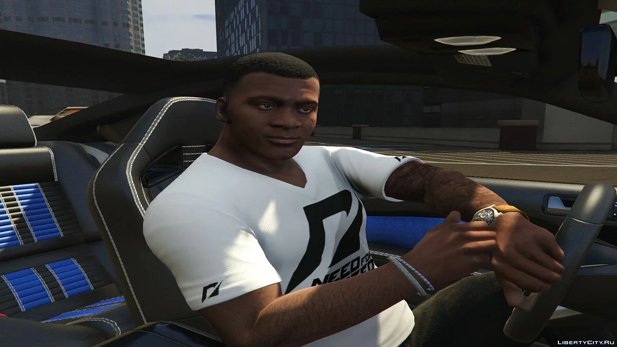 Camisetas com logotipos Need For Speed e Monster / GTA 5