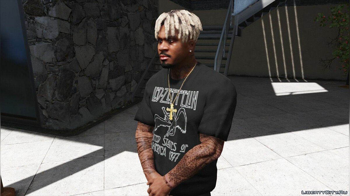 Download T-shirts with different prints for GTA 5