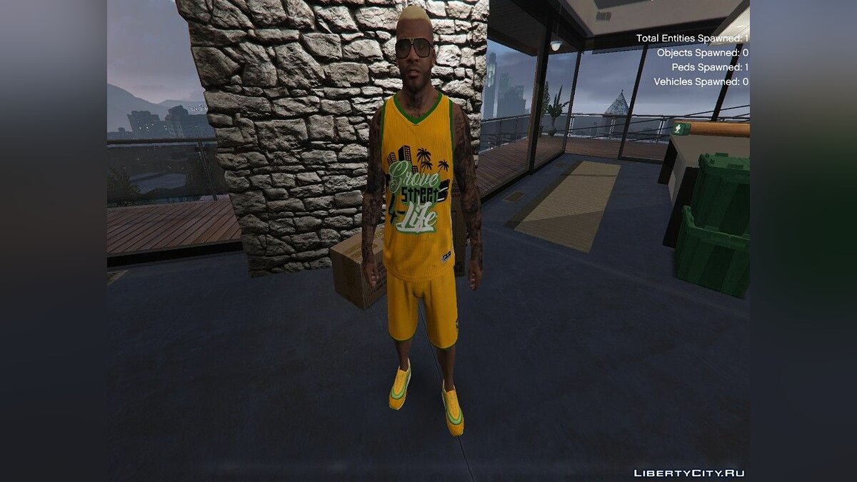 Download Grove Street 4-Life tank top and shoes for GTA 5