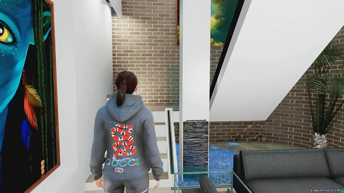 Sweatshirts Gucci pour Femmes / GTA 5