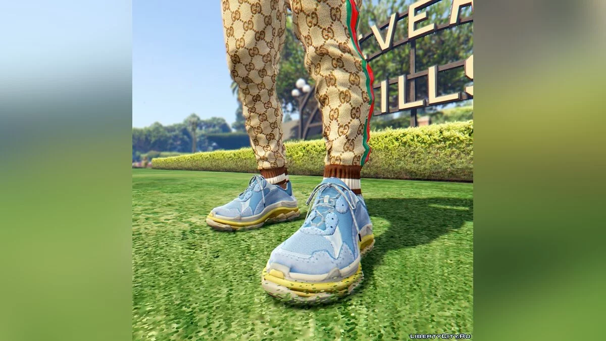 Balenciaga Triple S - 8 Колір Ретекстура 1.0 / GTA 5