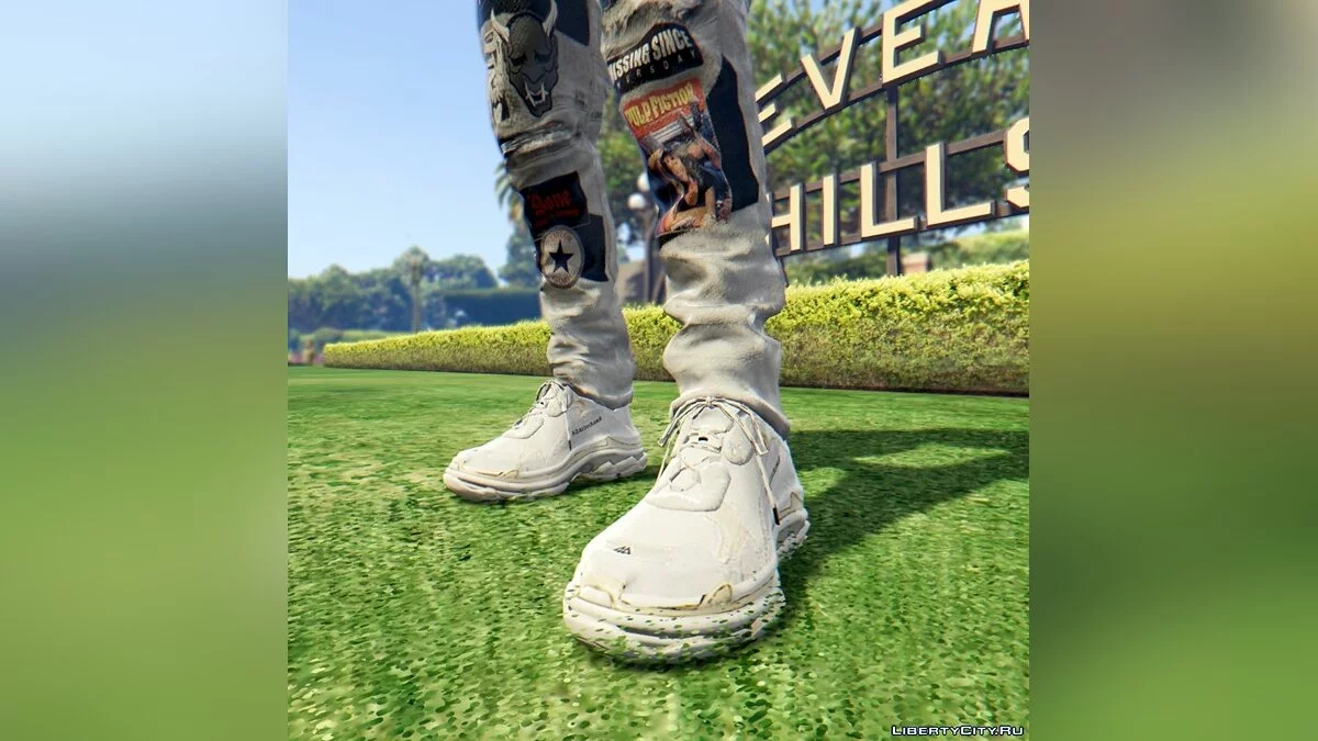Balenciaga Triple S - 8 Колір Ретекстура 1.0 / GTA 5