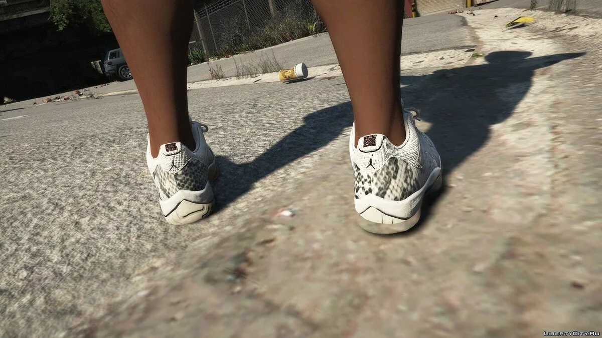 جوردان 11 لو منخفض جلد الثعبان لون فاتح / جي تي أي 5