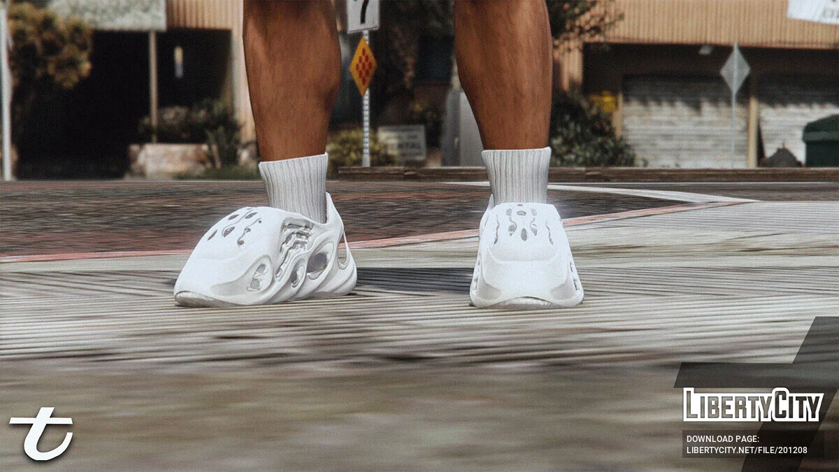 Yeezy Foam Runners / GTA 5