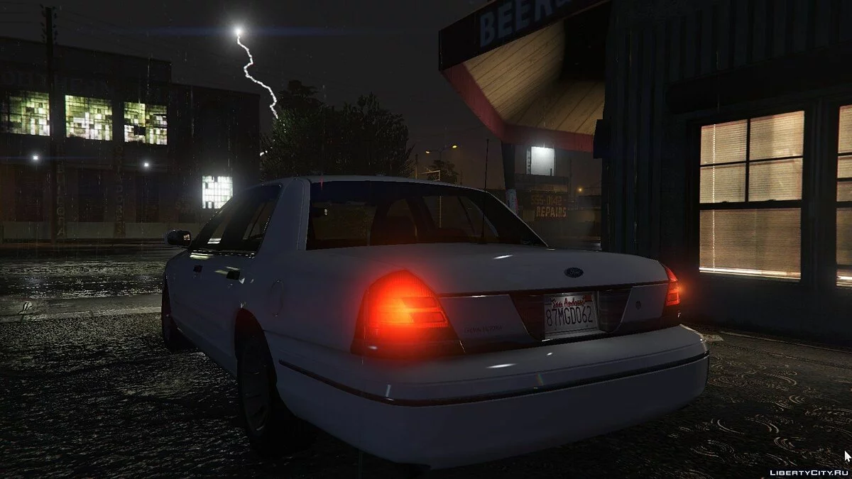 1999 Ford Crown Victoria / GTA 5