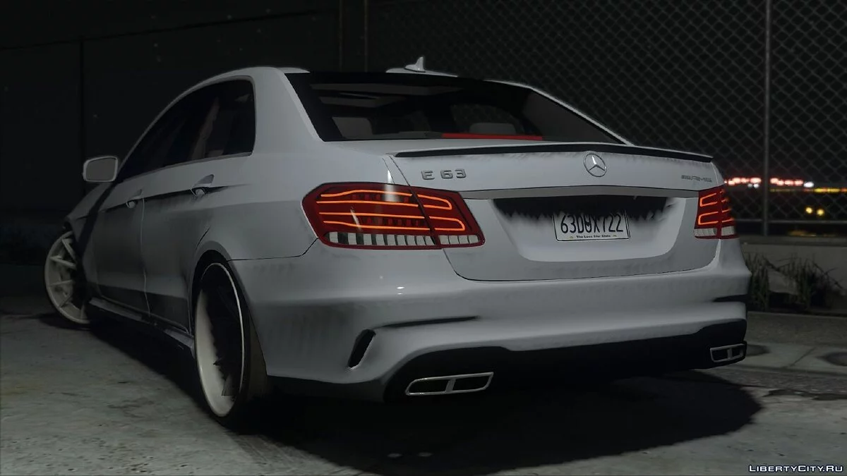Mercedes-Benz E63 AMG / GTA 5
