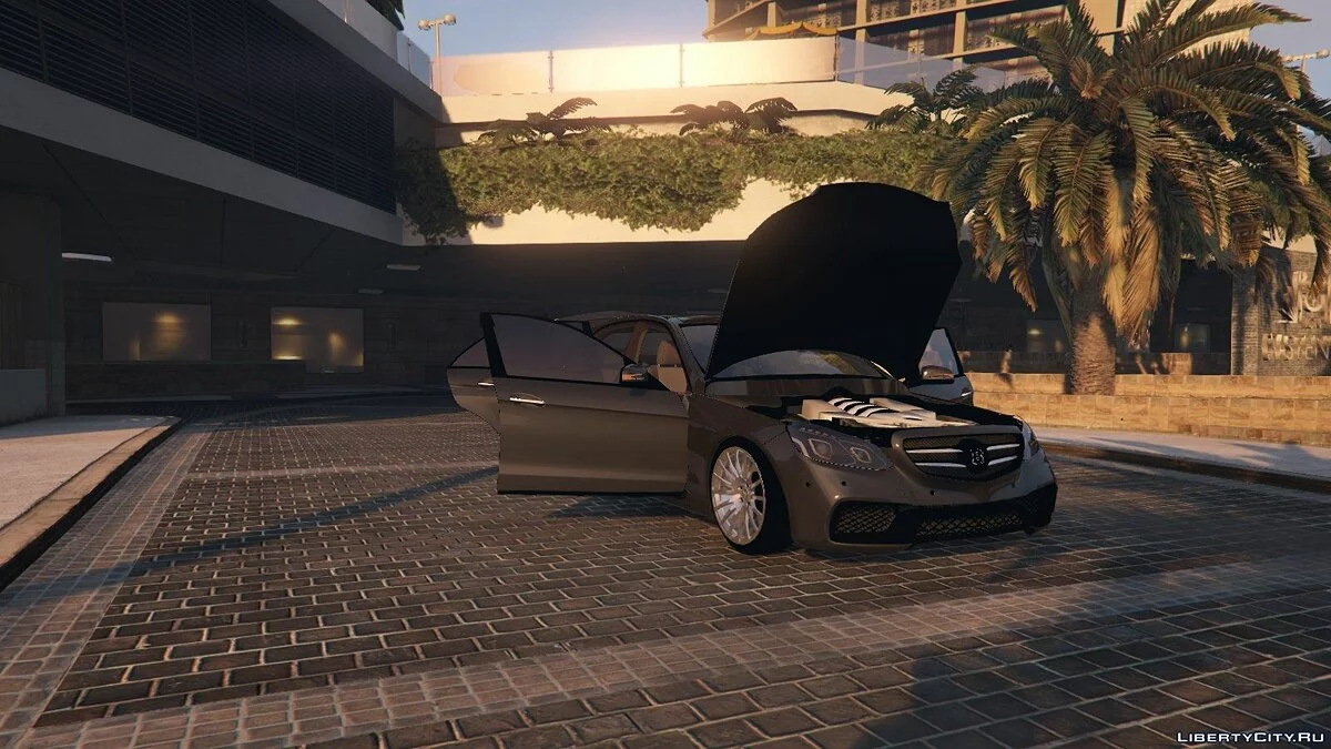 Mercedes-Benz E63 Brabus / GTA 5