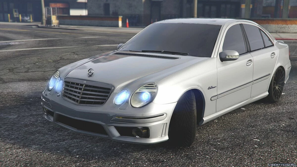 Mercedes-Benz E63 w211 [Replace] 1.0 / GTA 5
