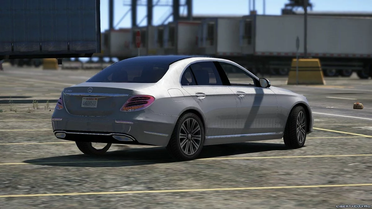 Mercedes-Benz E-Class 2015 1.0 / GTA 5