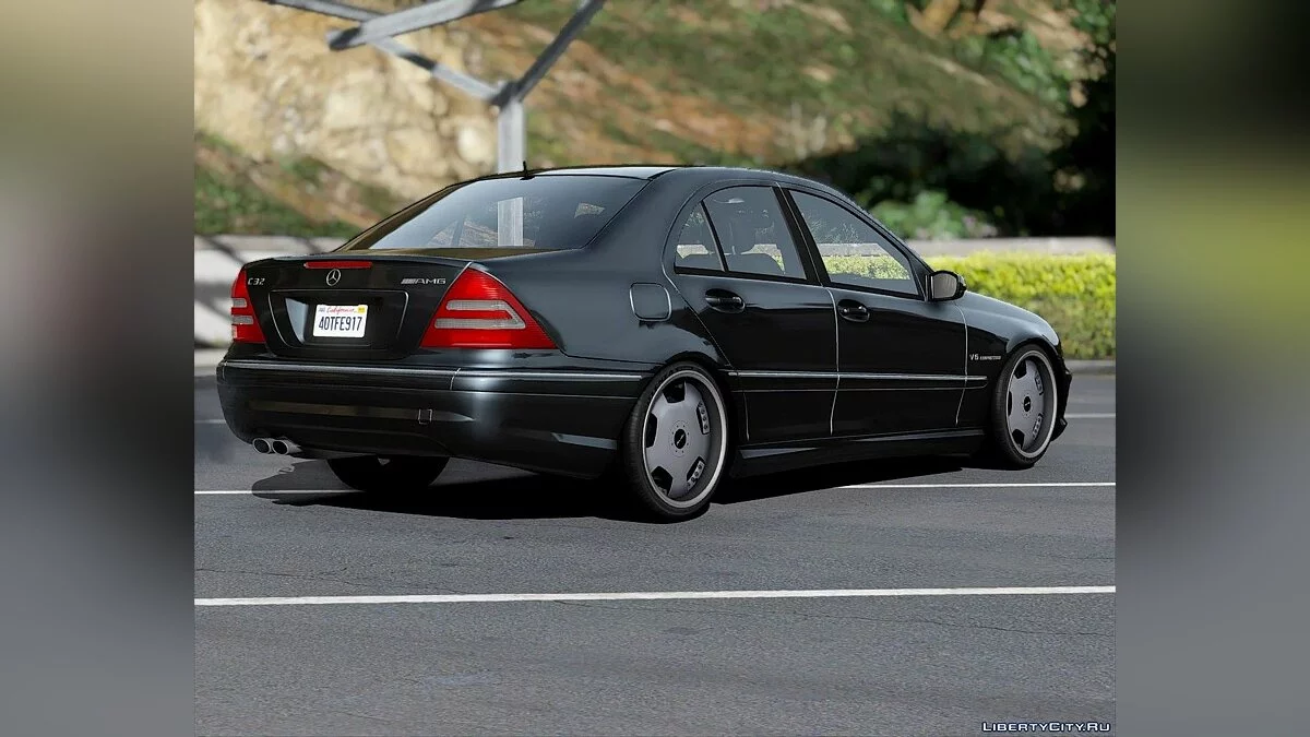 Mercedes-Benz C32 AMG 2004 v1.0 / GTA 5
