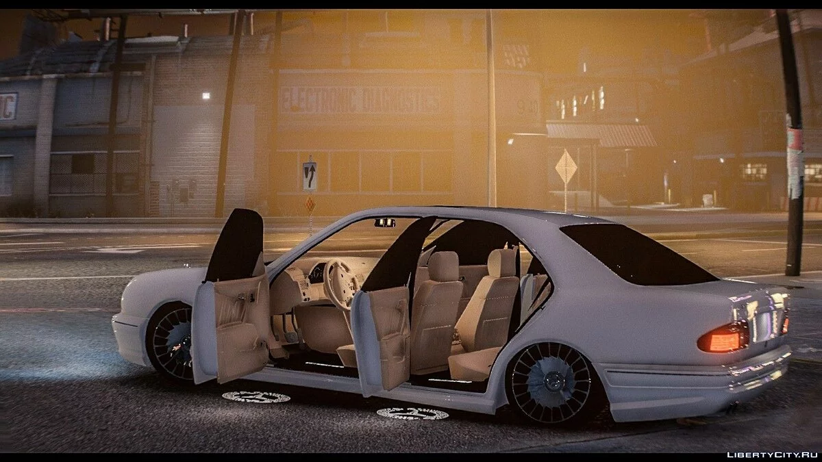 Mercedes-Benz E 55 AMG W210 / GTA 5