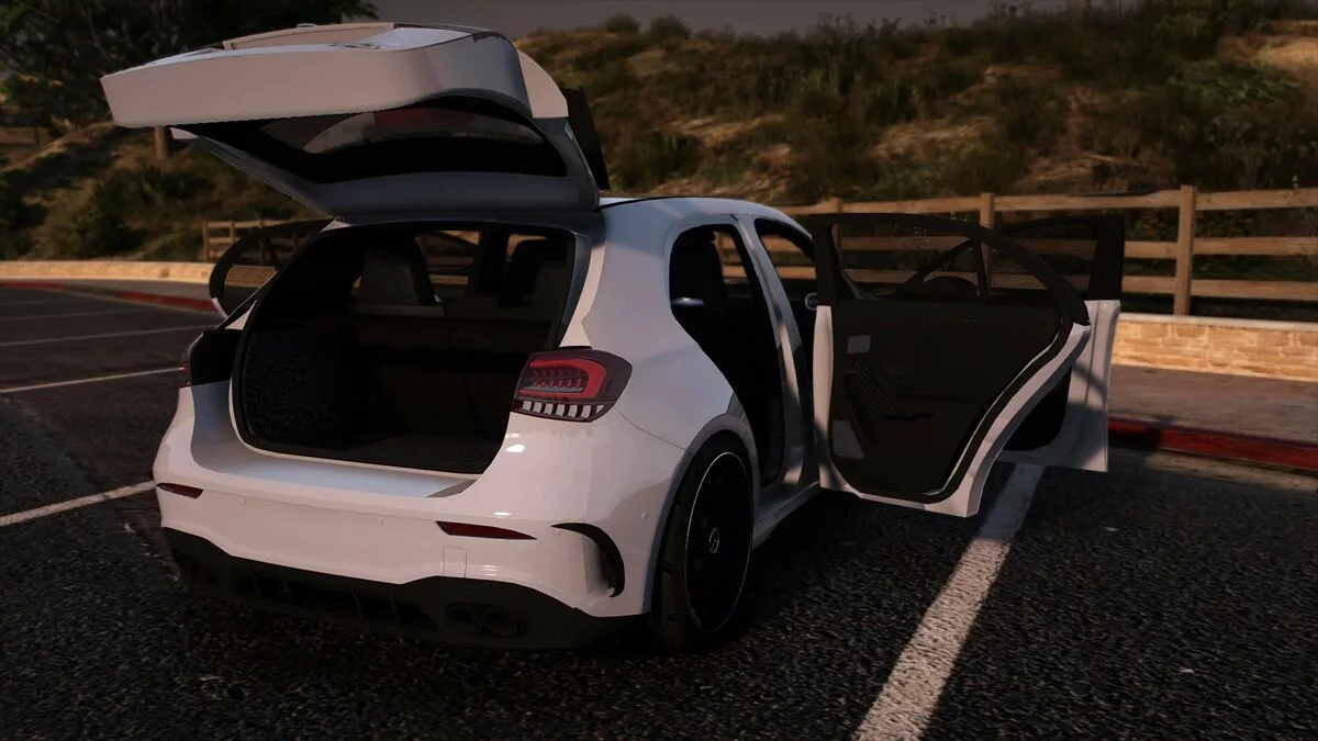 Mercedes Benz A45 AMG 2021 v1.2 / GTA 5