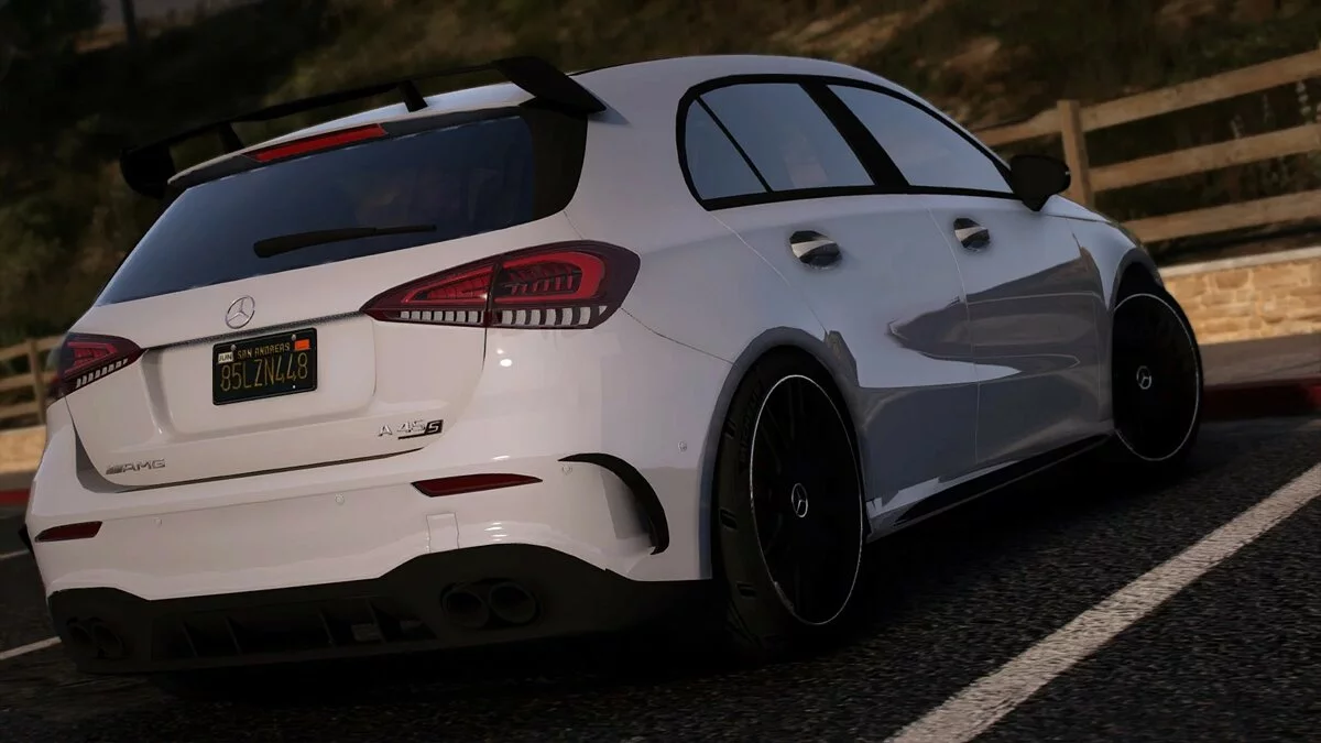 Mercedes Benz A45 AMG 2021 v1.2 / GTA 5