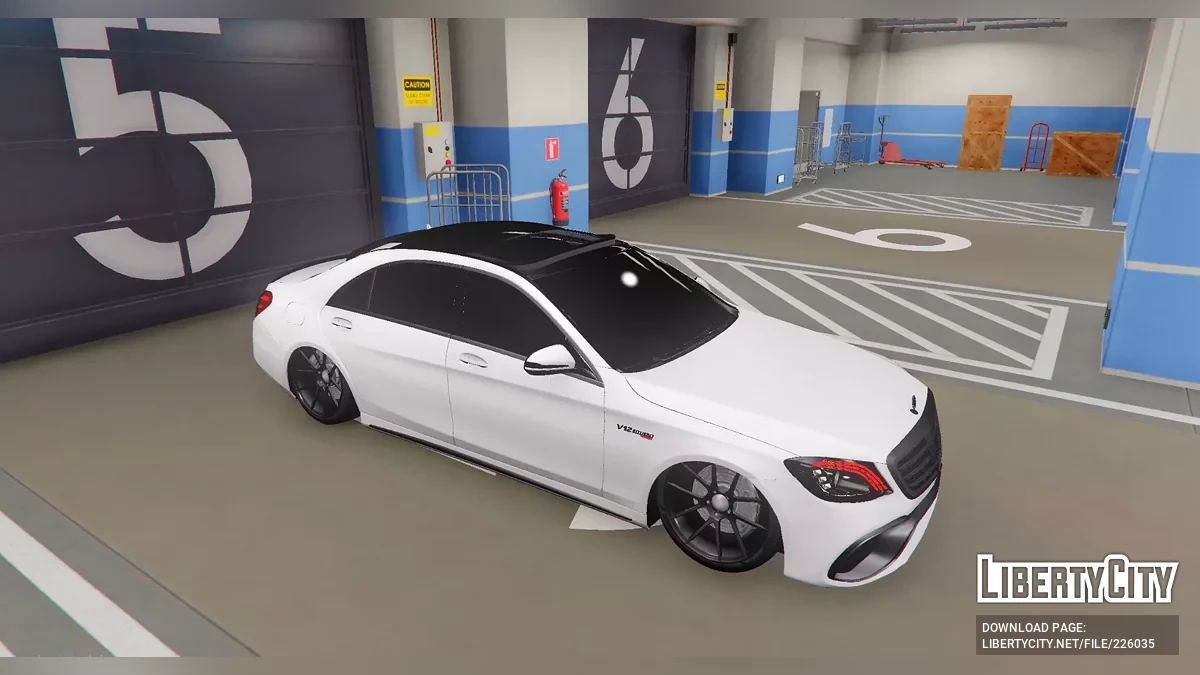 S560 / S65 AMG avec Lore Friendly Logos / Complètement Débadgé / GTA 5