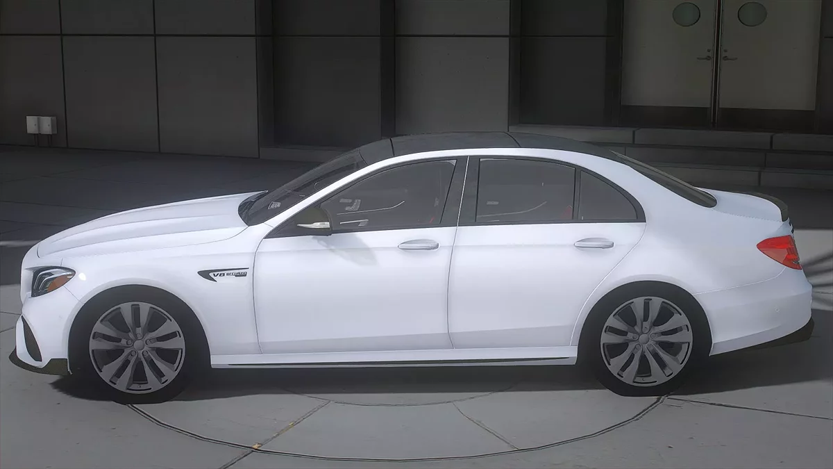 Mercedes-Benz E63s AMG W213 / GTA 5