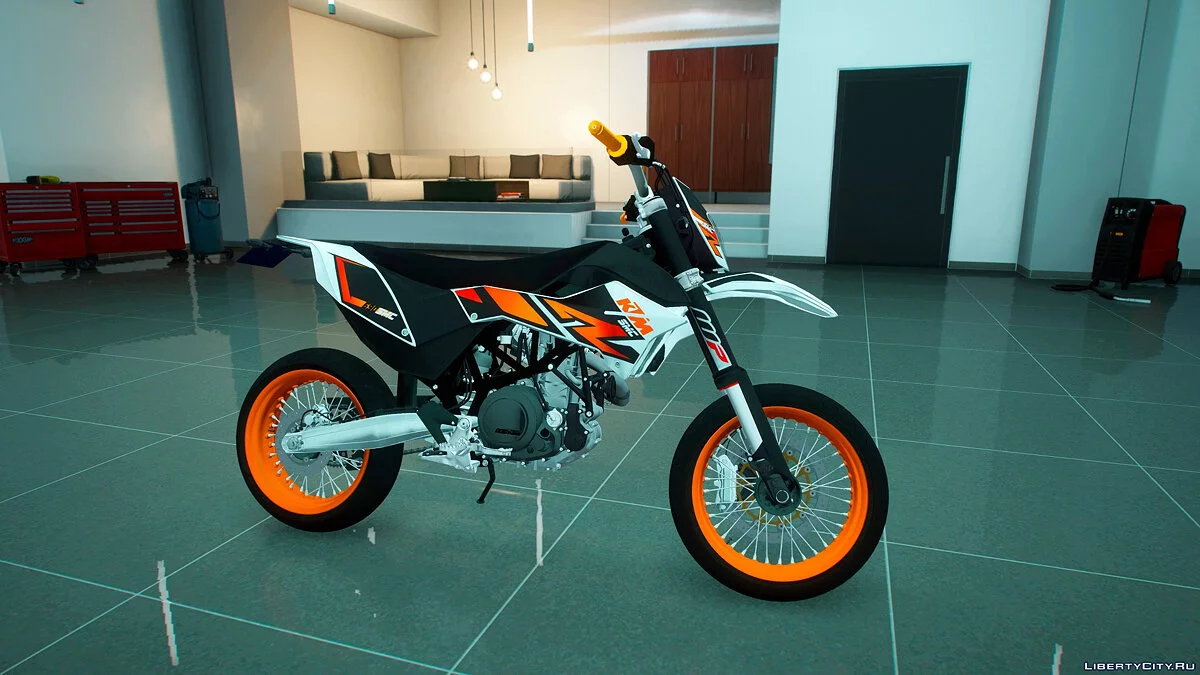 2017 KTM 690 SMC R / GTA 5