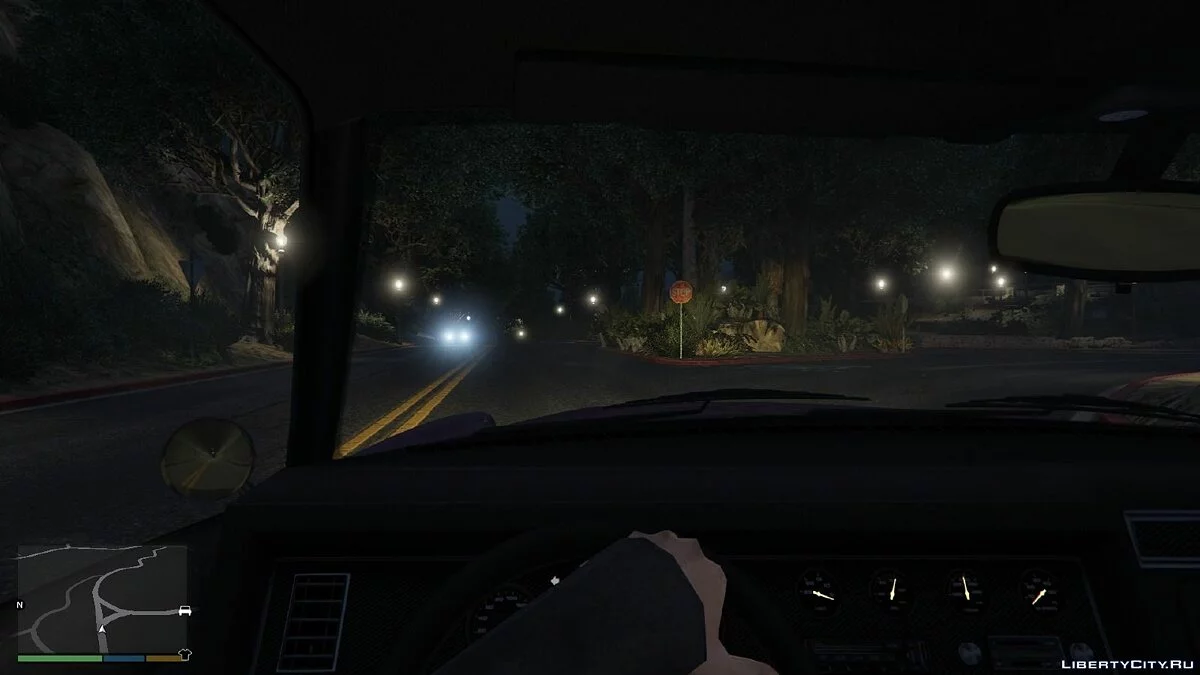 Больше деревьев и ламп на улицах v0.23 / GTA 5