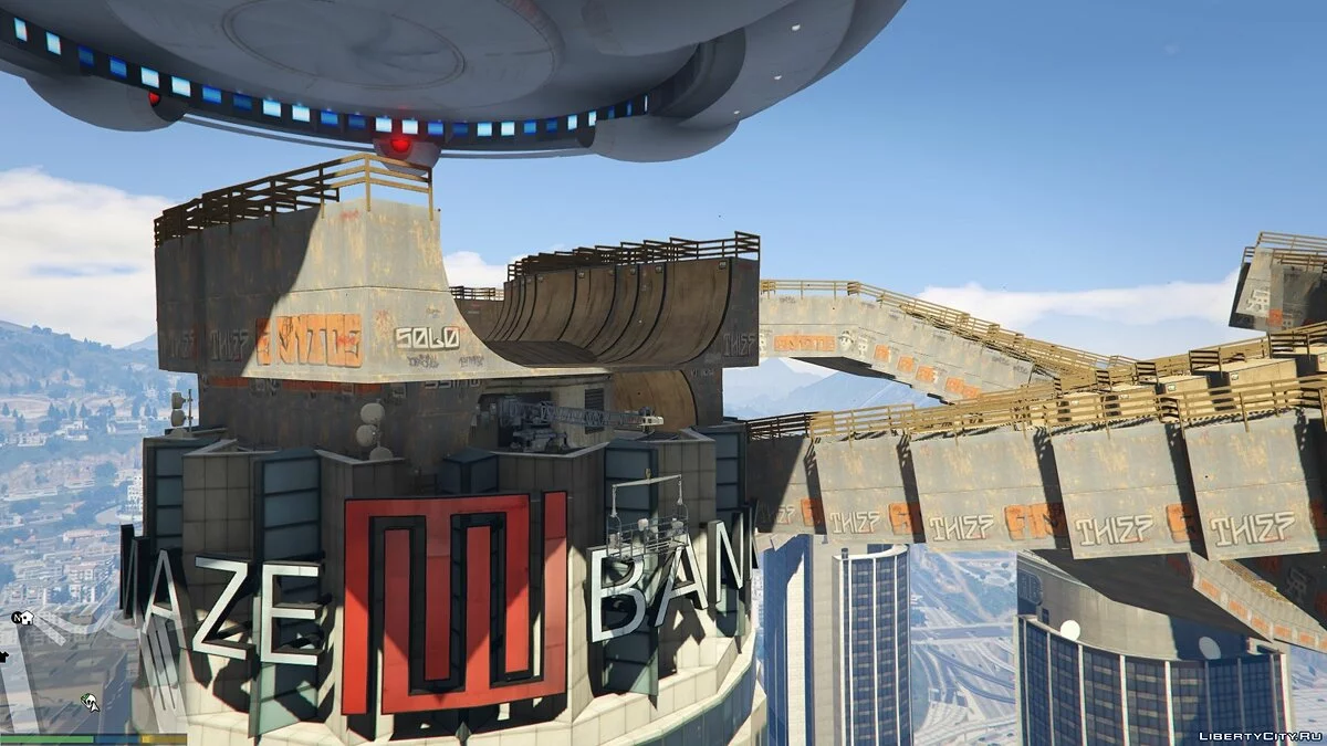 Мега спіральний рамп Maze Bank / GTA 5