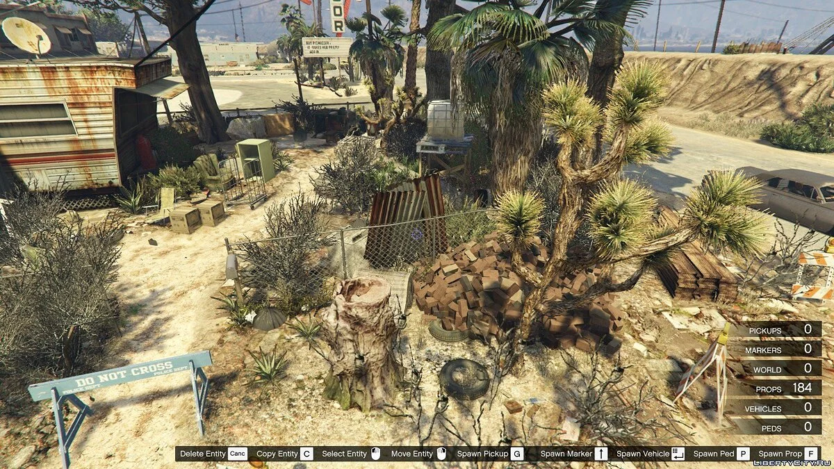 Désordre et saleté à l'intérieur et à l'extérieur de la remorque de Trevor / GTA 5