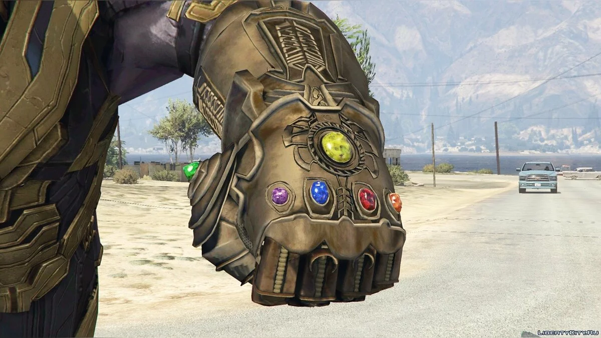 Thanos avec un gant métallique réaliste de l'infini / GTA 5