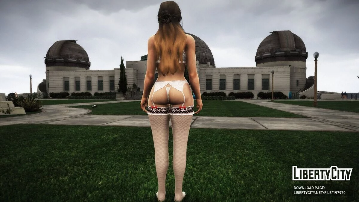 Lisa em traje sexy / GTA 5