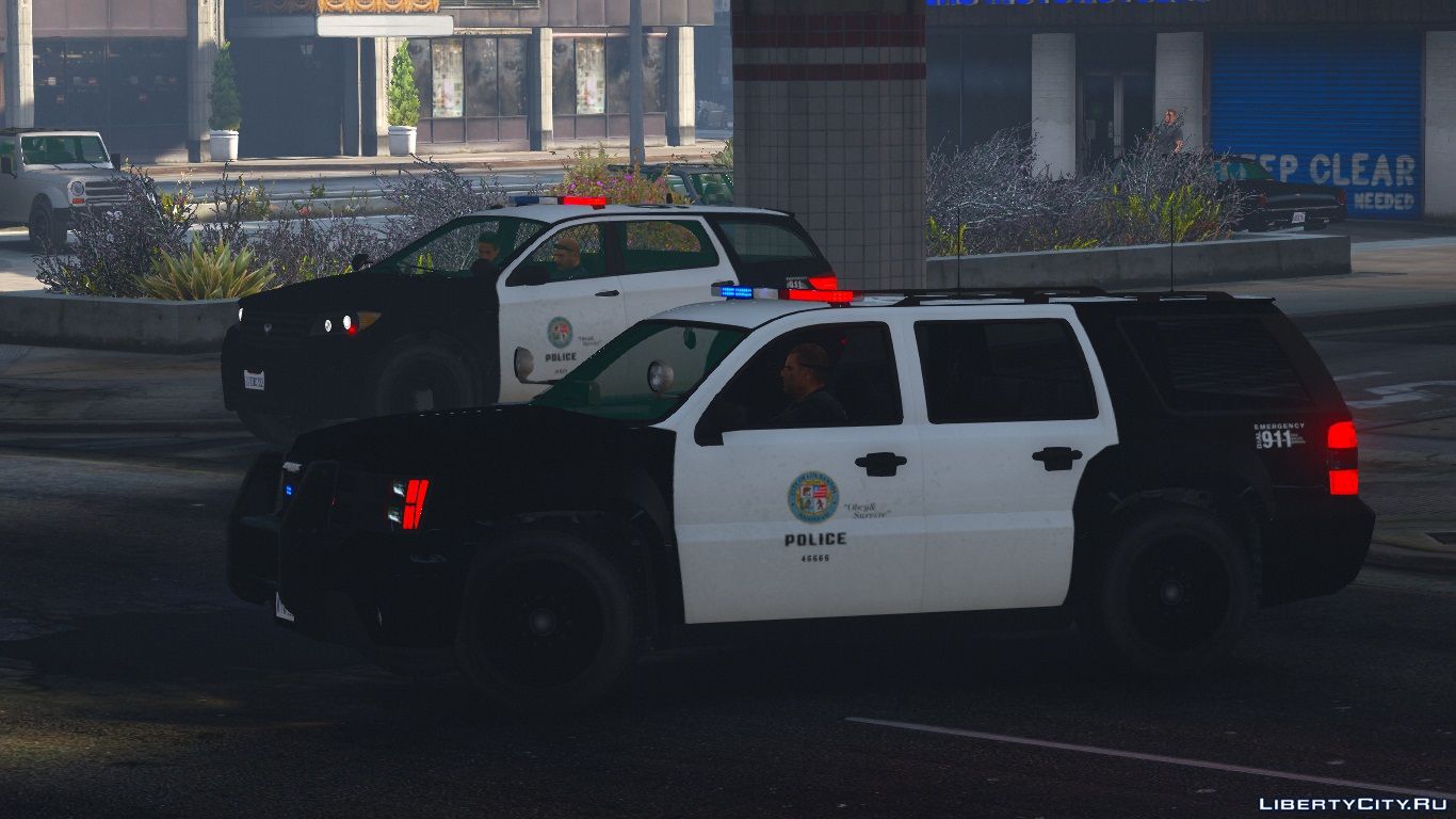 Как получить полицейскую машину. Declasse Police Transporter GTA 5. Police 2 машины GTA 5. Declasse Alamo GTA 5. Alamo GTA 5 машина.