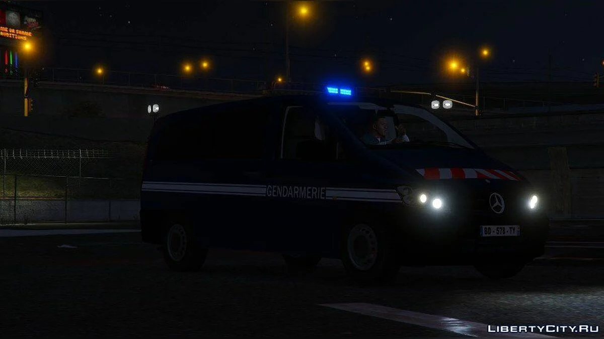 Realistic Mercedes Vito Gendarmerie / GTA 5