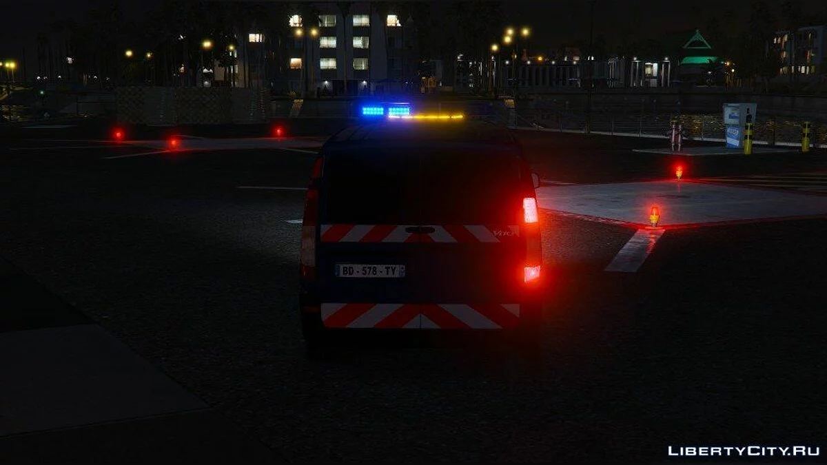 Realistic Mercedes Vito Gendarmerie / GTA 5