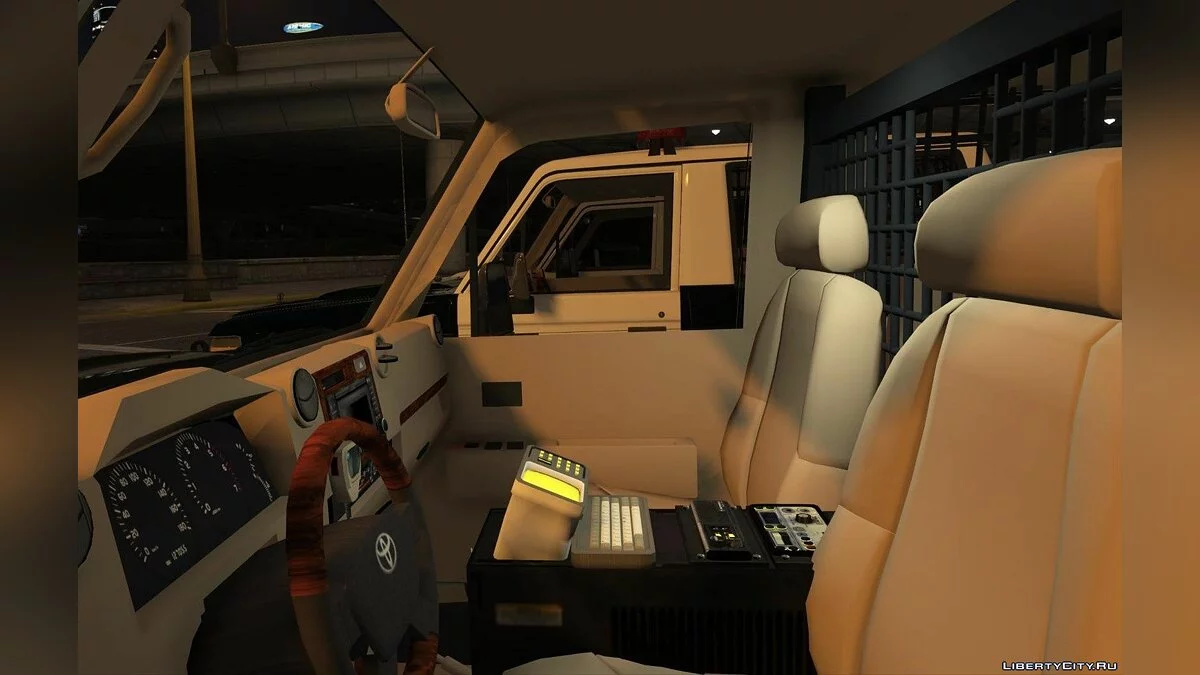 Toyota Land Cruiser Machito Police 2014 [Замінити | Лівери | Додатки] 0.8 / GTA 5