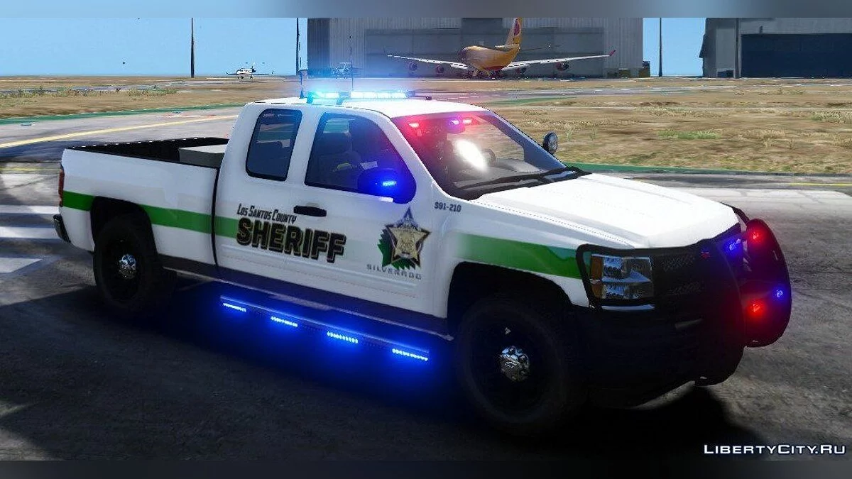 Chevy Silverado LT Ext Cab Police Pickup Xmas Version / GTA 5