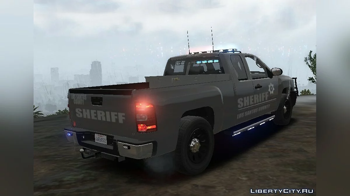 Chevy Silverado LT Ext Cab Police Pickup Xmas Version / GTA 5