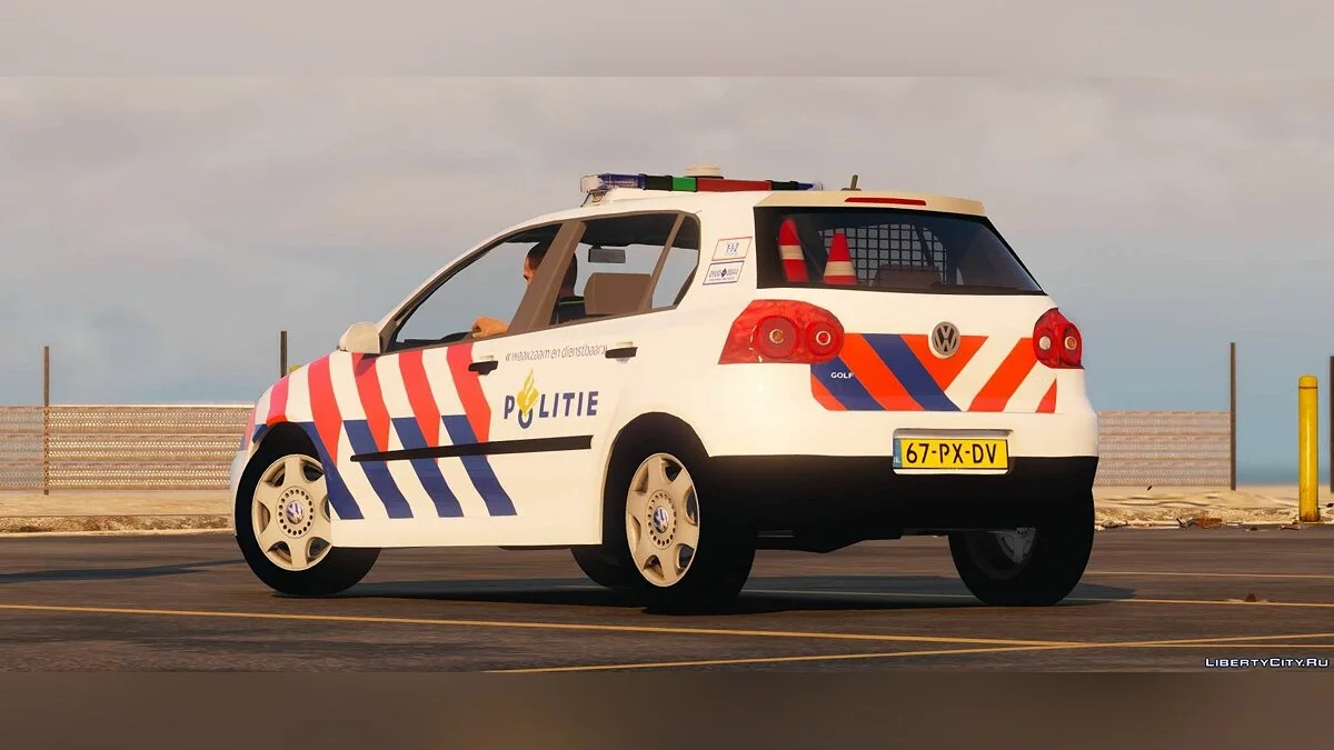 Volkswagen Golf V Polizei / GTA 5