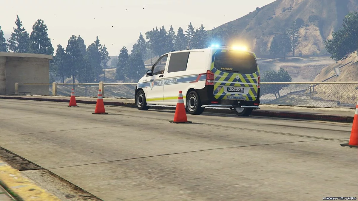 Mercedes Vito Policía Municipal 1.0 / GTA 5