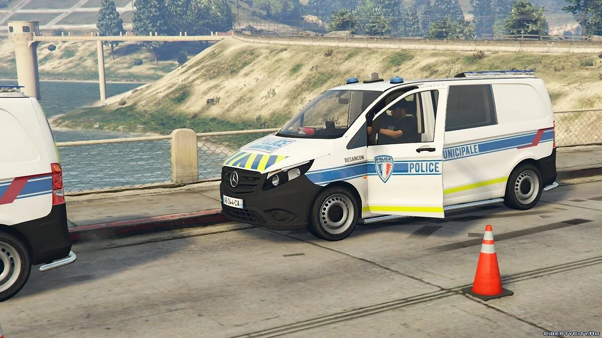Mercedes Vito Policía Municipal 1.0 / GTA 5