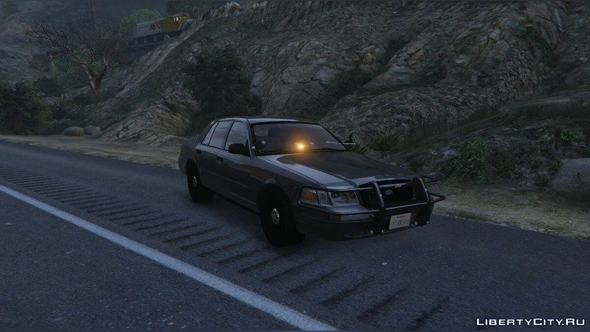 [UNLOCKED] Stringer Crown Victoria with Yellow Lights 1.0a / GTA 5