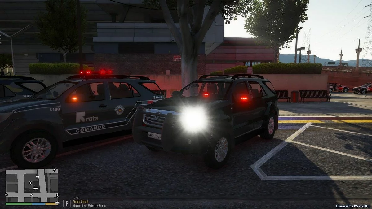 Jeep de police Toyota Hilux SW4 Désidentifiée (Non marquée) [ELS][DIALS] 1.1 / GTA 5
