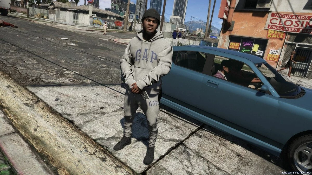 سويت شيرت رمادي من GAP (هودي + بنطلونات جوجر) / جي تي أي 5