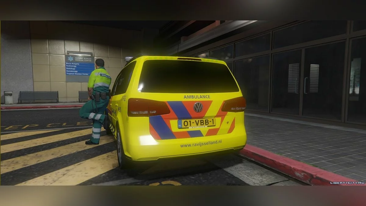 Volkswagen Touran 2011 Dutch MMT Ambulance [ELS/REPLACE/INTERIOR] 1.0 / GTA 5
