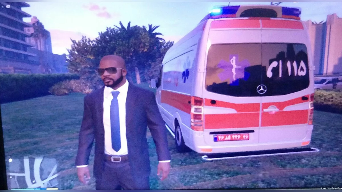 梅赛德斯-奔驰 - 拉什救护车 1.0 / GTA 5