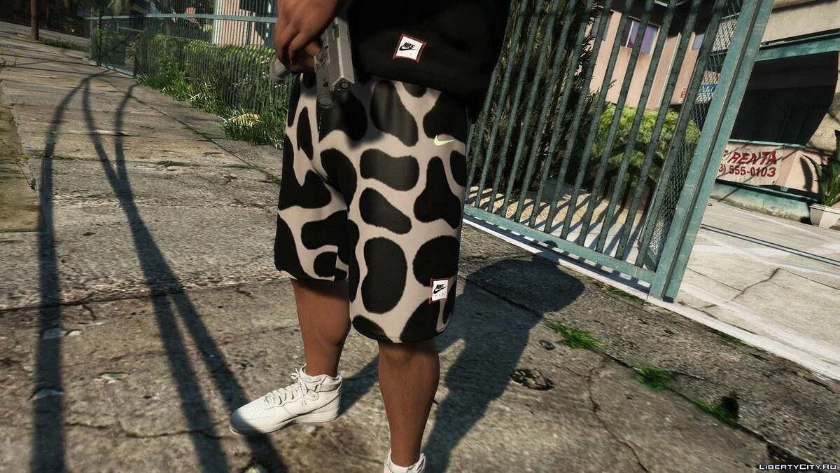 耐克复古未来橙色与荧光绿短裤 / GTA 5