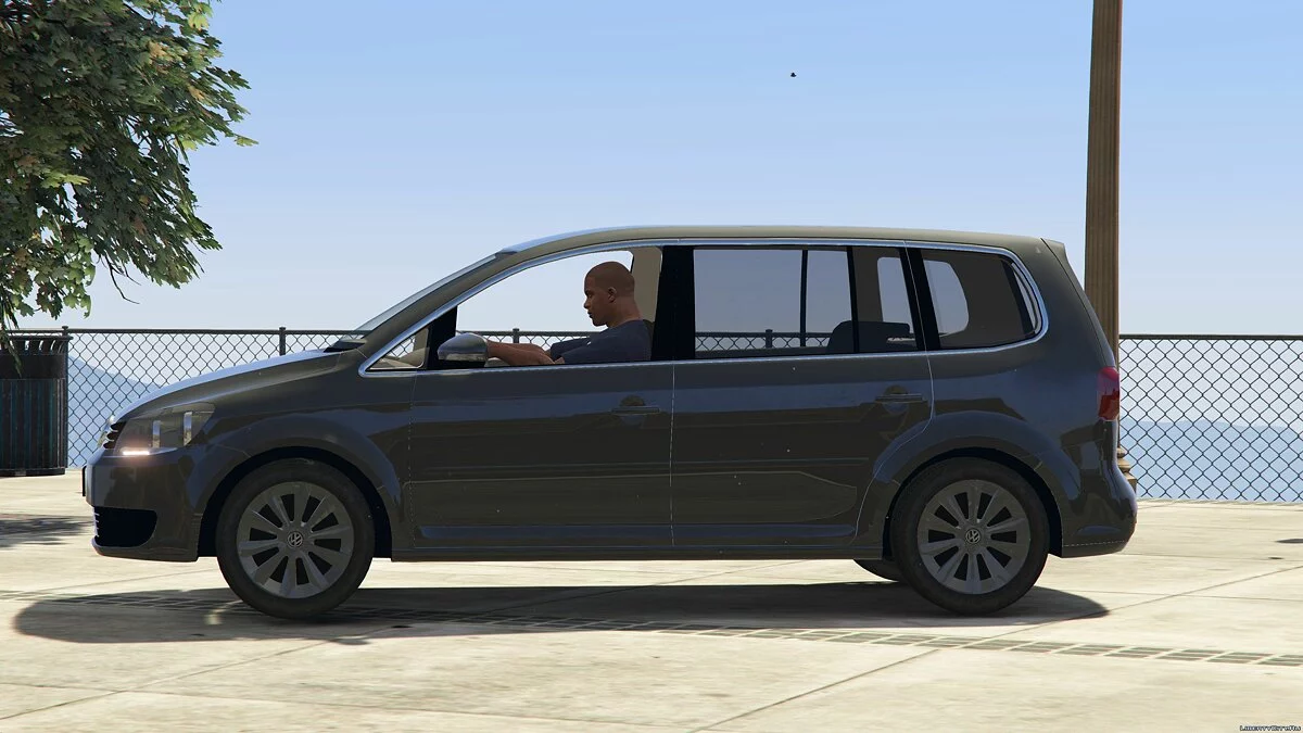 Volkswagen Touran [Entsperrt] 1.0 / GTA 5