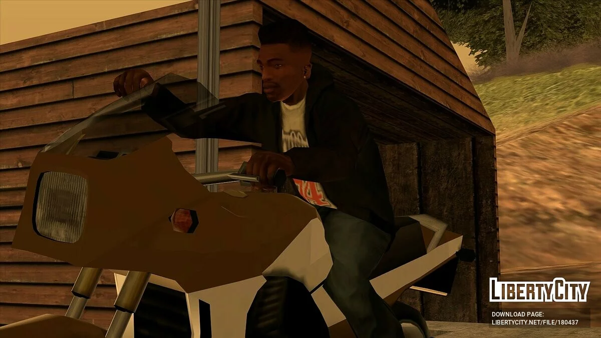 Чорна куртка з капюшоном і новою футболкою / GTA San Andreas