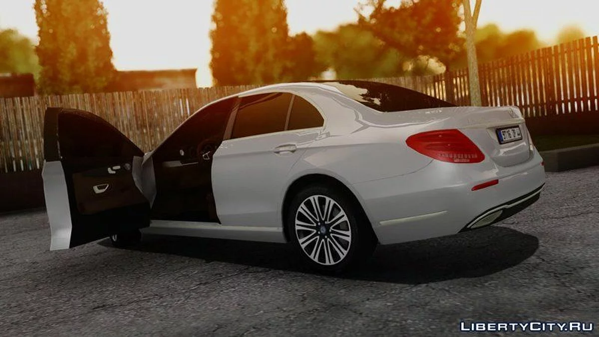 Mercedes Benz E Class 2016 / GTA San Andreas