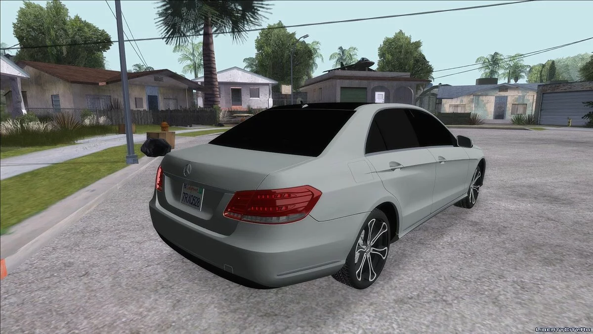 梅赛德斯-奔驰 W212 AMG v2.0 / GTA San Andreas