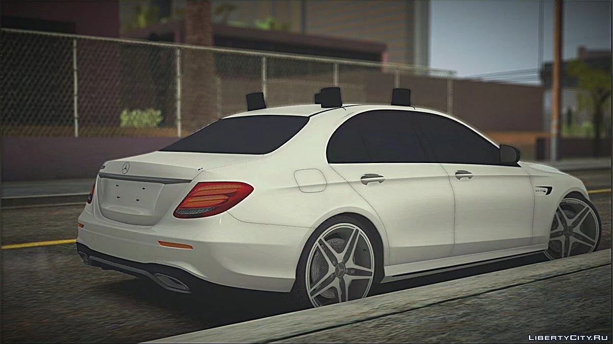 梅赛德斯-奔驰E500 W213 / GTA San Andreas