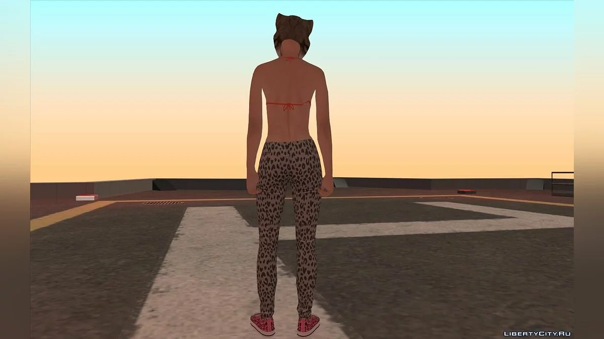 Skin aleatorio de chica de GTA Online #4 / GTA San Andreas
